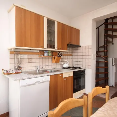 With A Parking Space Jelsa, Hvar - 538 Apartament *